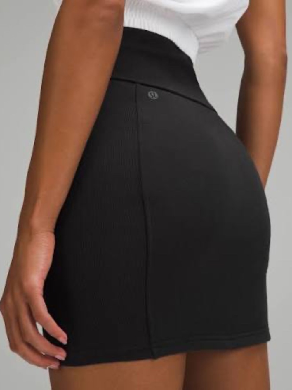 Lululemon Scuba High-Rise Mini Skirt Black Sz Small NWT❤️
